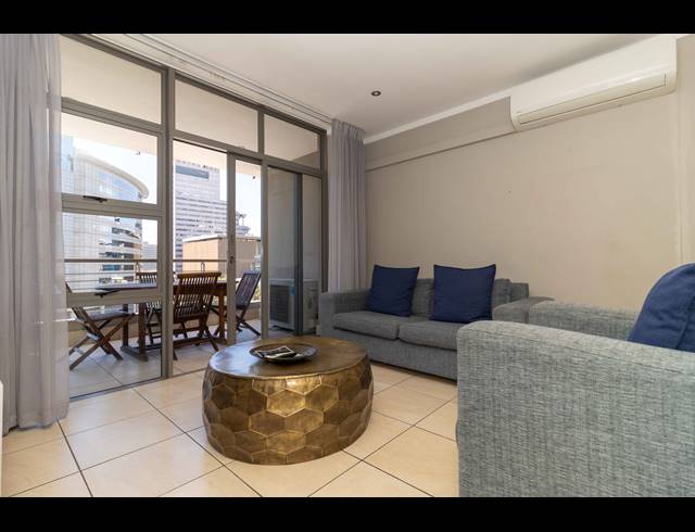 2 BEDROOM APARTMENT FOR SALE IN CAPE TOWN CITY CENTRE